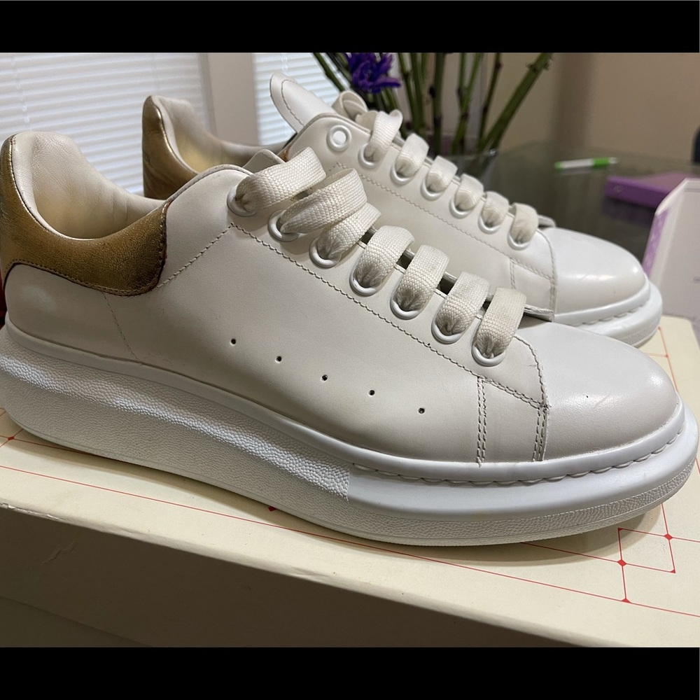 Alexander McQueen’s size 42 good condition